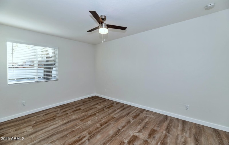 7602 E Polk St-large-033-013-Unit 103-15