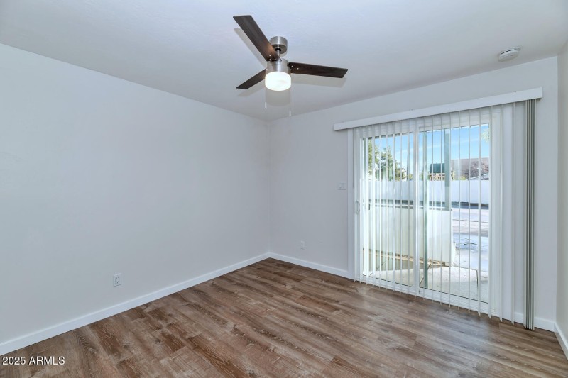 7602 E Polk St-large-035-032-Unit 103-15