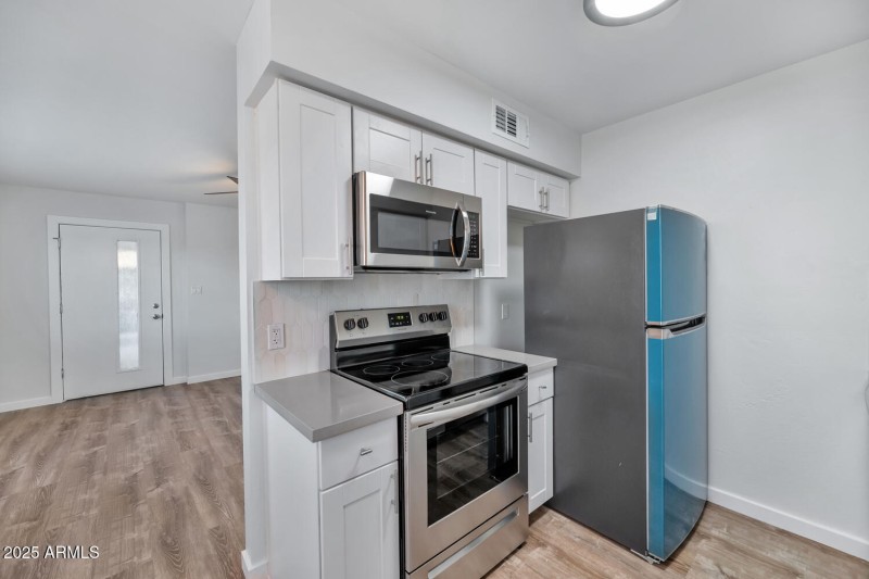 7602 E Polk St-large-041-060-Unit 201-15
