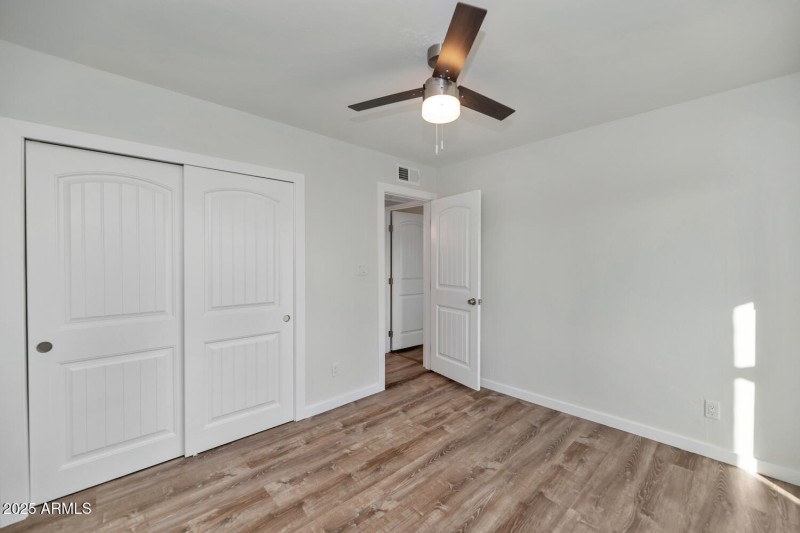 7602 E Polk St-large-044-035-Unit 201-15