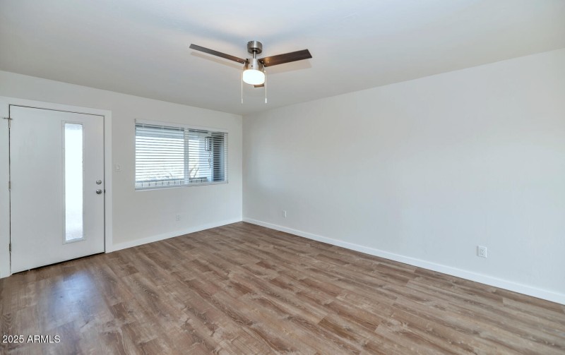 7602 E Polk St-large-047-044-Unit 202-15