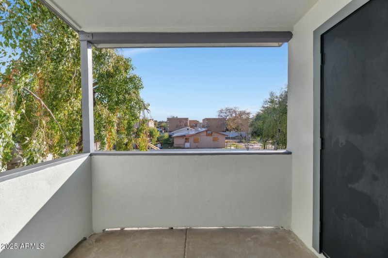 7602 E Polk St-large-052-054-Unit 202-15