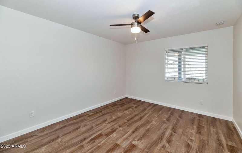 7602 E Polk St-large-053-049-Unit 202-15