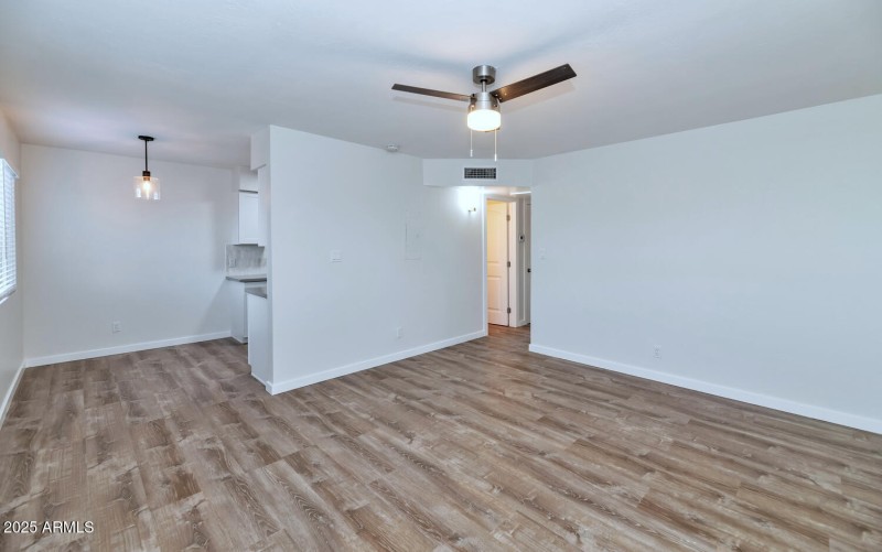 7602 E Polk St-large-057-051-Unit 203-15