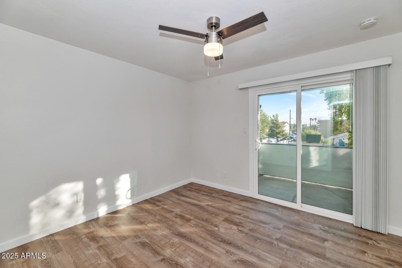 7602 E Polk St-large-062-055-Unit 203-15