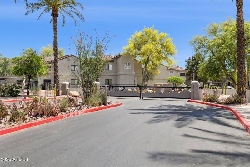 29-web-or-mls-9555-e-raintree-dr-unit-20