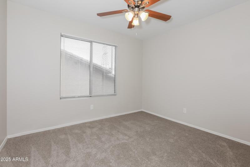 028-photo-bedroom-11854103