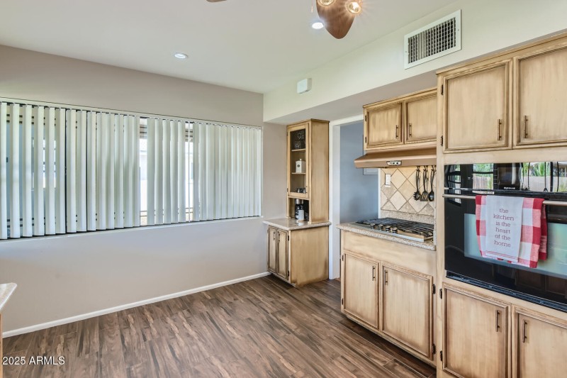 21 Kitchen - Copy