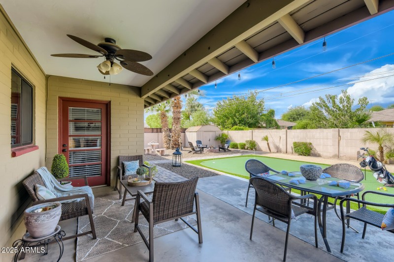 35 Cover patio
