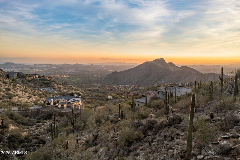 Panoramic Mountain Views