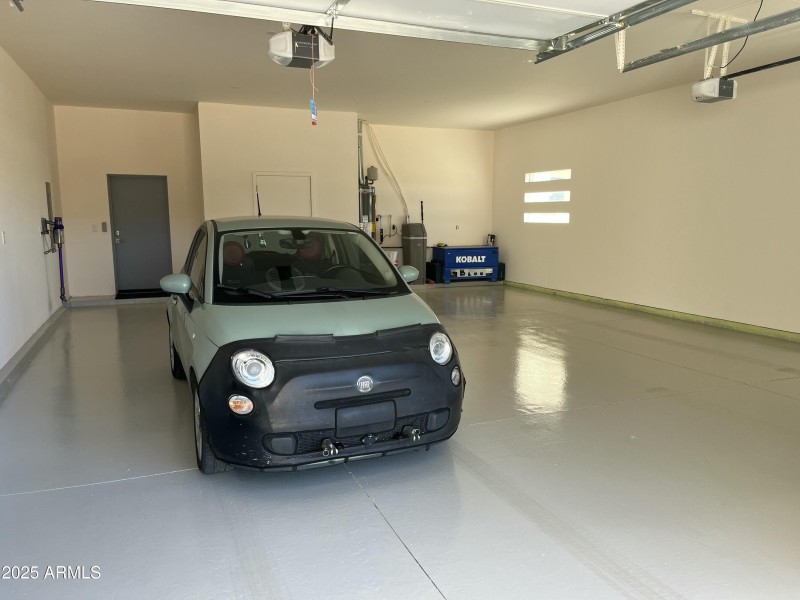 Garage Bay~