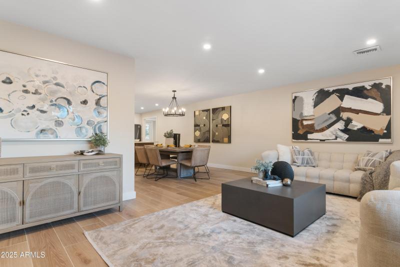 13_6802 n 22nd pl-11