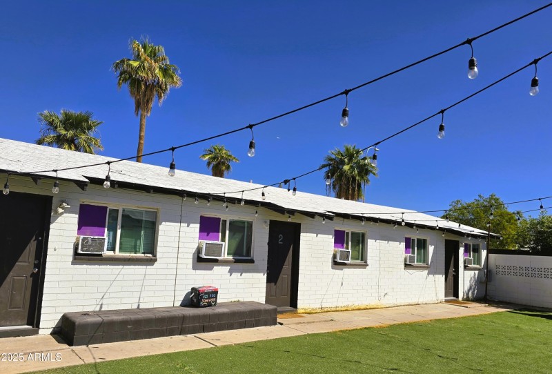 1428 shared backyard