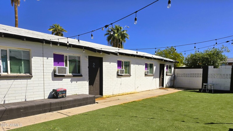 1428 side yard