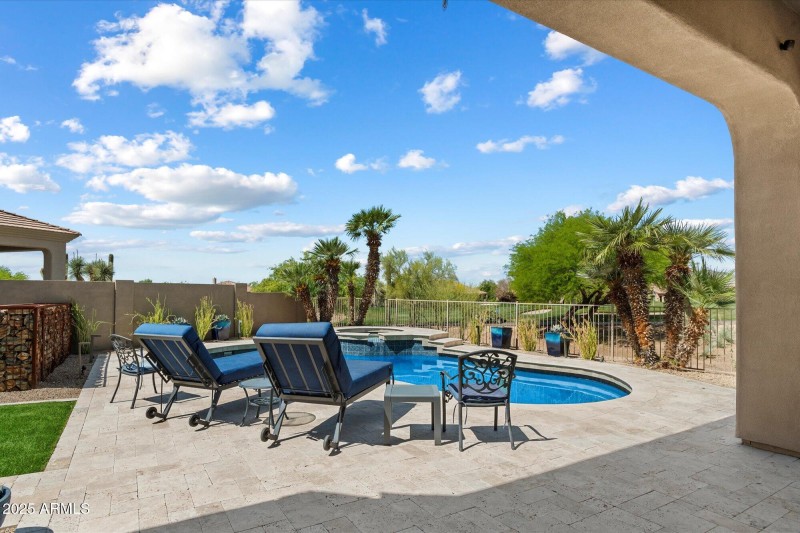 Refreshing Pool & Spa