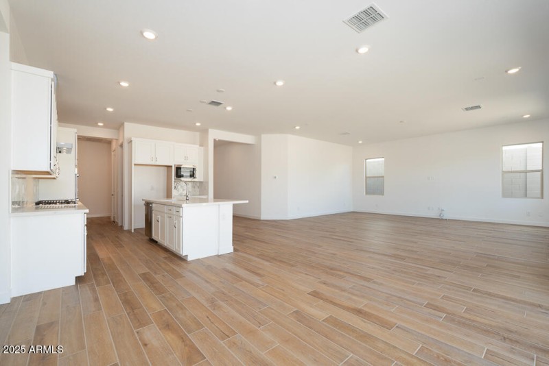 Tri Pointe Sentinel 17 - Dining-4MLS