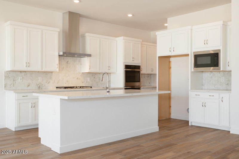 Tri Pointe Sentinel 17 - Executive Kitch