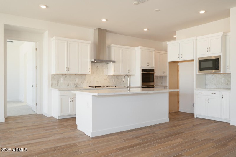 Tri Pointe Sentinel 17 - Executive Kitch