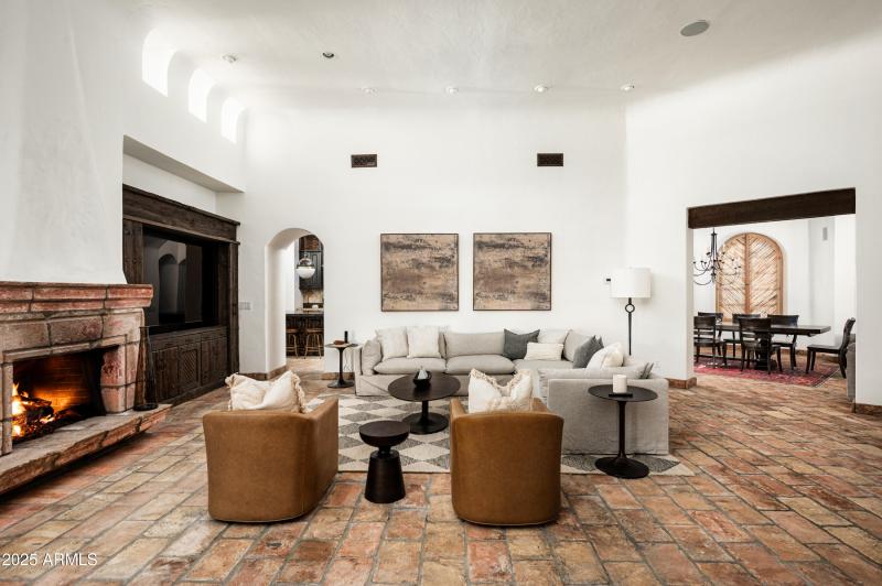 Living rm to dining