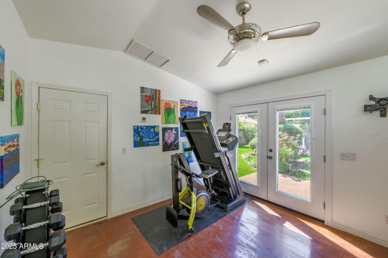 Studio / Bedroom 4