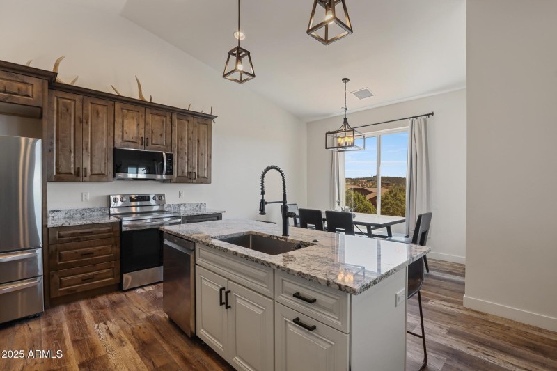 Kitchen/Dining