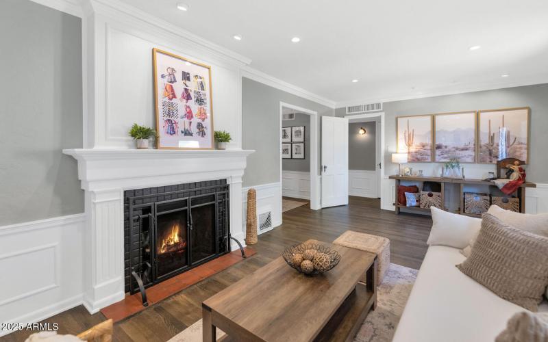 329 W Encanto Blvd-large-007-014-TOD9366