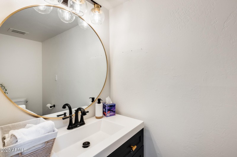 1/2 Bath