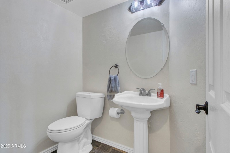 36-04-Powder room