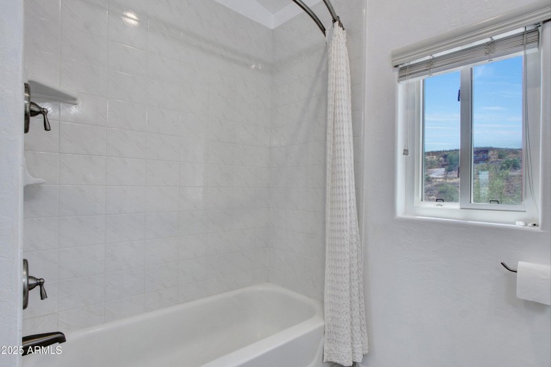 44-14-Master bath (2)