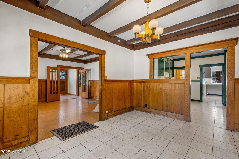 Dining Room - 203