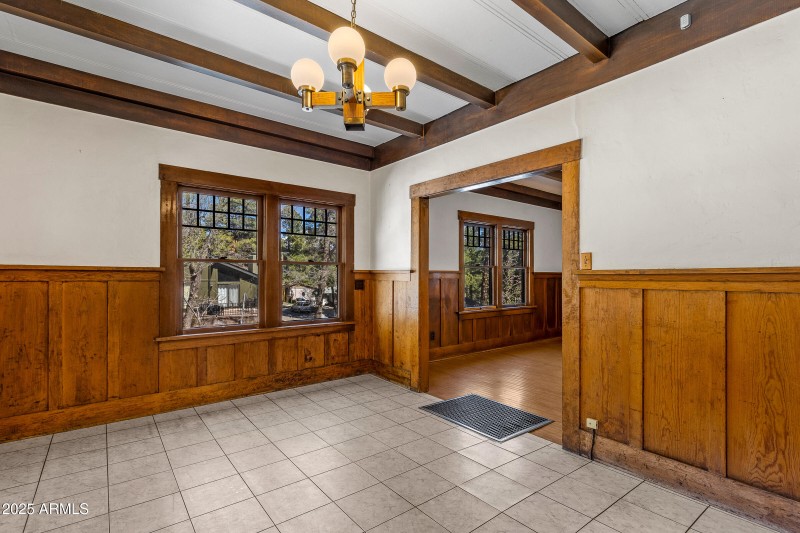Dining Room - 203