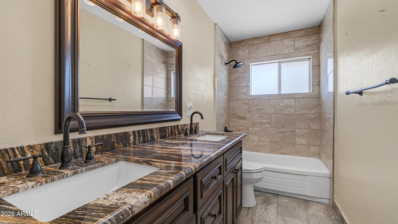 1001 W Northern Ave (13)