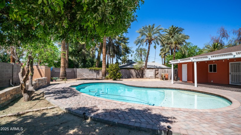 1001 W Northern Ave Exterior Photos-15