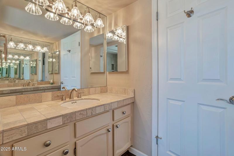 Upstairs full bath-dual sinks