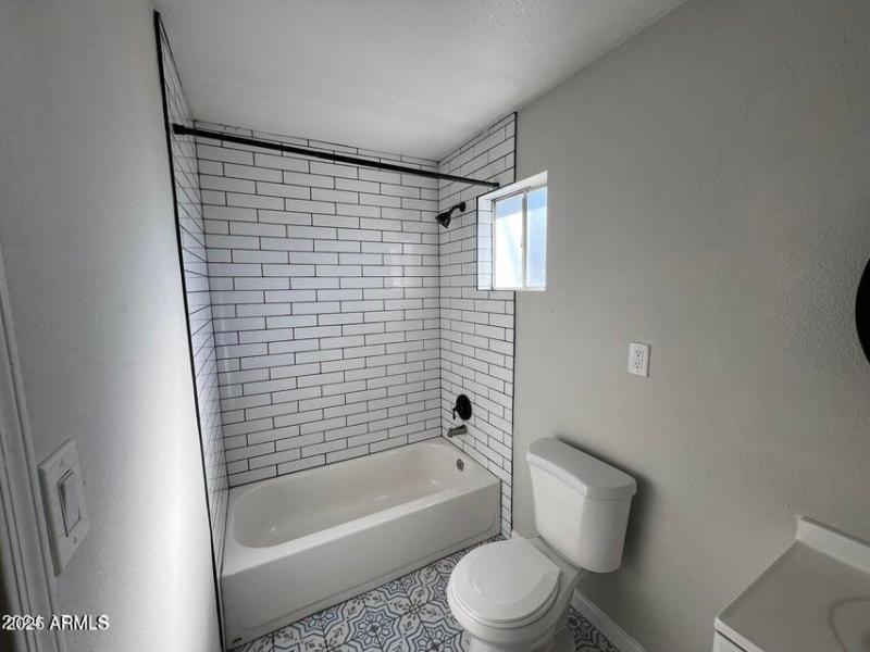 1529 E McKinley GH Pic 12