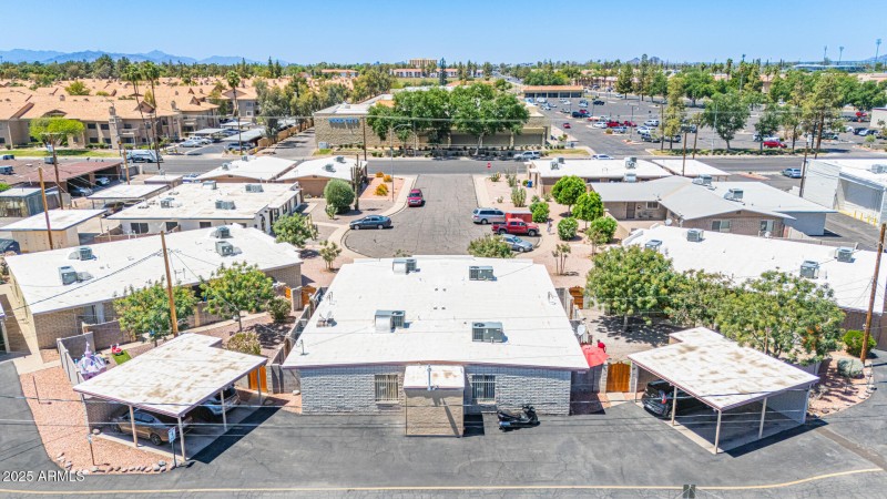 428 E Frost Cir - Parking