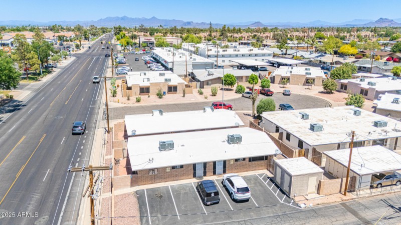 1029 N Mesa Dr - Parking