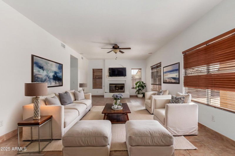 Family Room (VI)