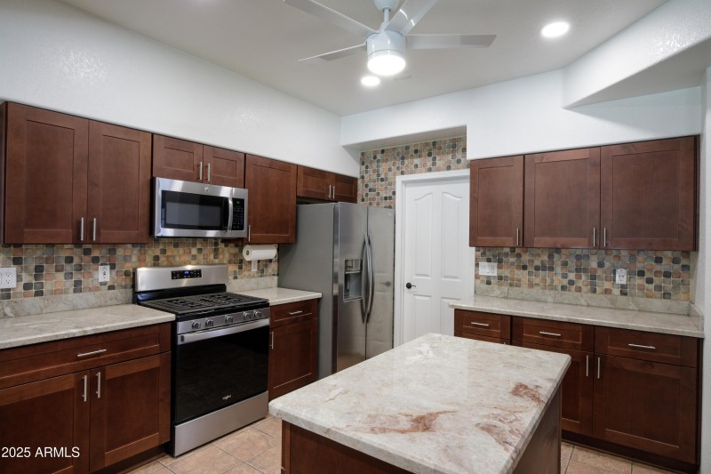 7326 W Pershing Ave-9
