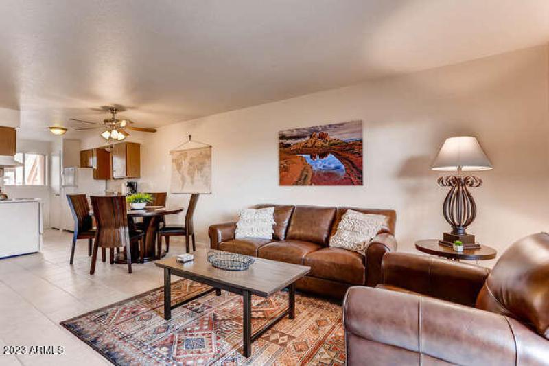 540 S West Rd Unit 21-small-002-1-Living