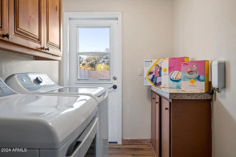 za 67 laundry doggie door 7-23