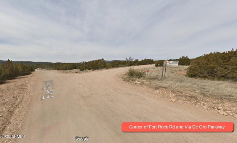 0460 Corner of Fort Rock Rd and Via De O