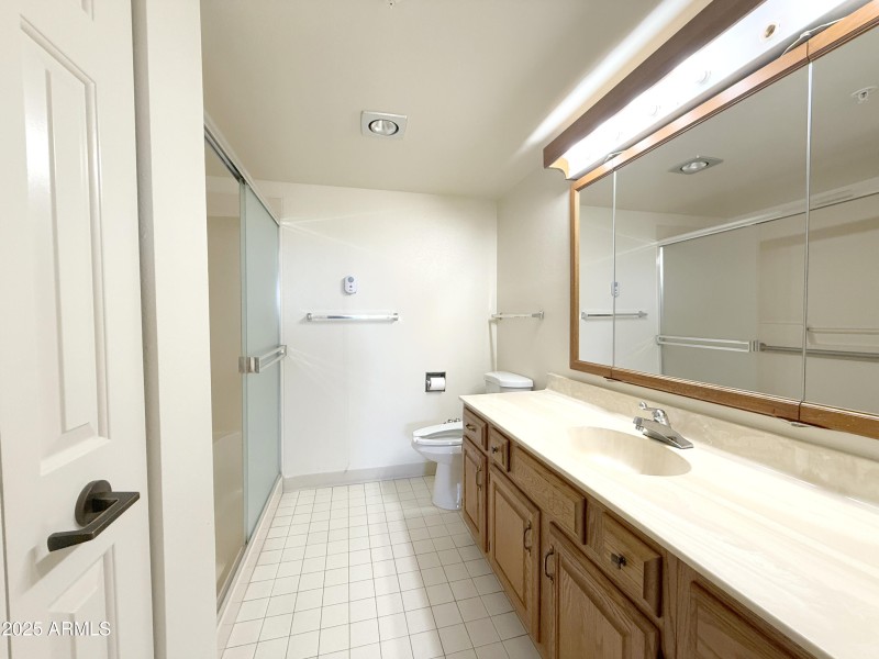 C304_Primary_Bath2