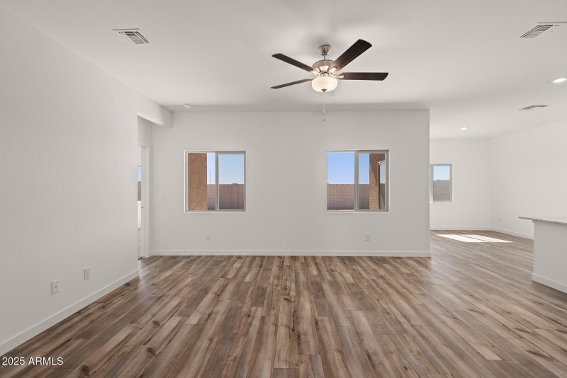 Southwest_Mingus_E_L_003