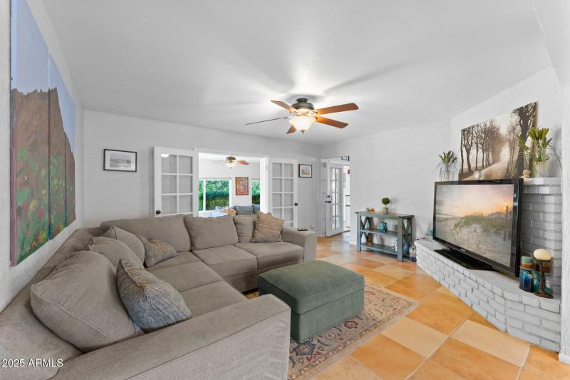 006-living-room