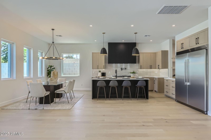 Dining/Kitchen