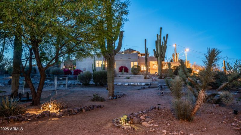 612 N Signal Butte Rd Exterior Photos-6