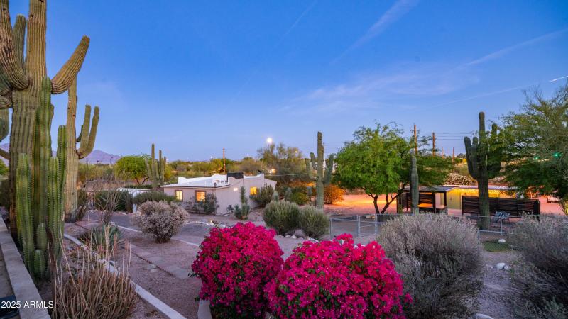 612 N Signal Butte Rd Exterior Photos-14