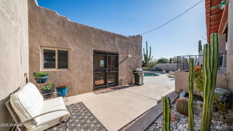 612 N Signal Butte Rd Exterior Photos-25