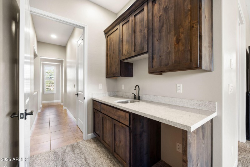 20-Primary Bedroom (3)